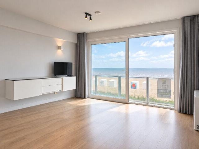 Appartement eerste verdieping met 2 slaapkamers op de zee.