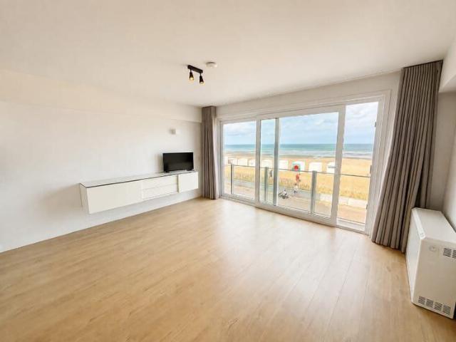 Appartement eerste verdieping met 2 slaapkamers op de zee.
