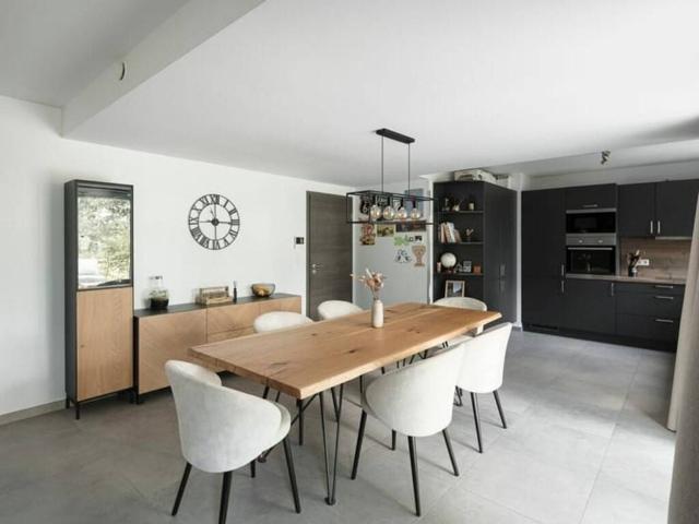 Appartement en Vente à Etalle