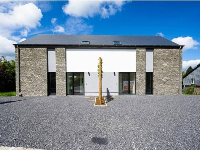 Appartement en Vente à Libin