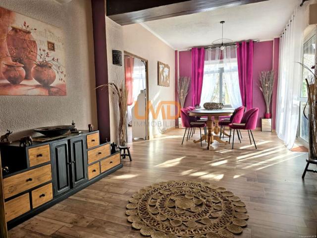 Appartement en ville: terrasse, garage et vue sur la colline !