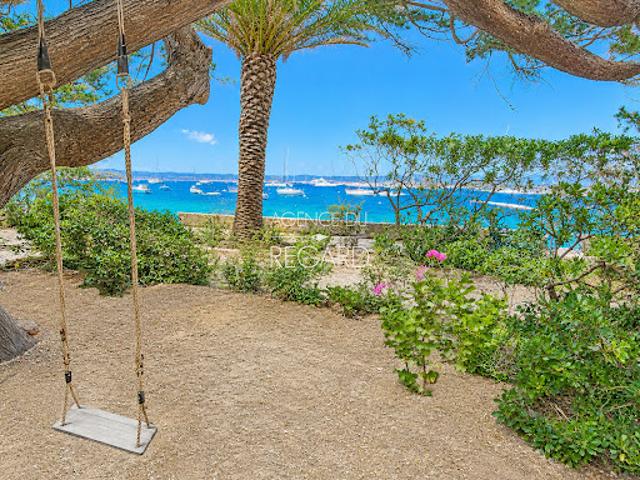 Appartement avec terrasse en bord de mer