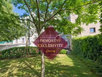 Appartement en copropriété situé à Roussillon au premier étage avec ascenseur, d’environ 85,26 m2 habitables