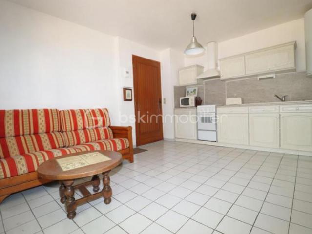 APPARTEMENT EN DUPLEX CALME SANS VIS A VIS 2pieces 27 m² AVEC PLACE DE PARKING