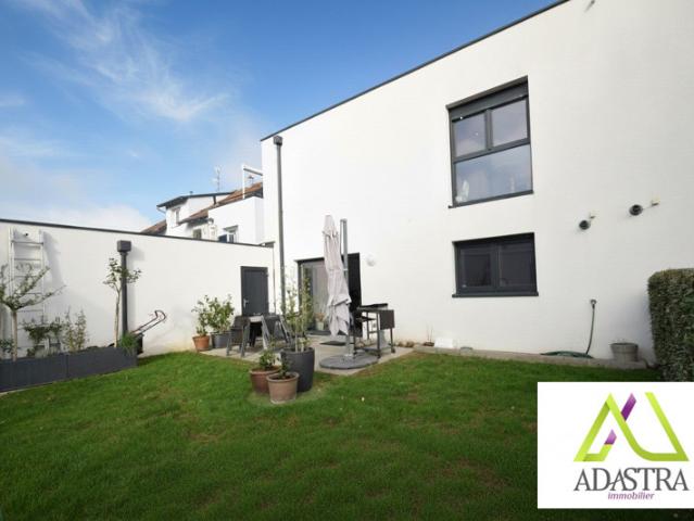APPARTEMENT EN DUPLEX REZ DE JARDIN 102 M² 5 PIÈCES 3 CH