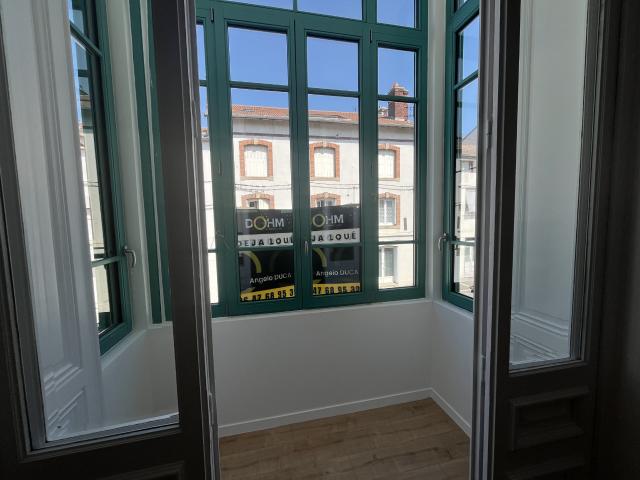 Appartement en location 670 EUR par mois au Chambon Feugerolle