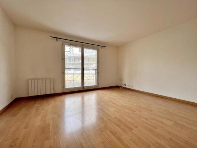 Appartement en location 1370EUR /mois à Paris 19