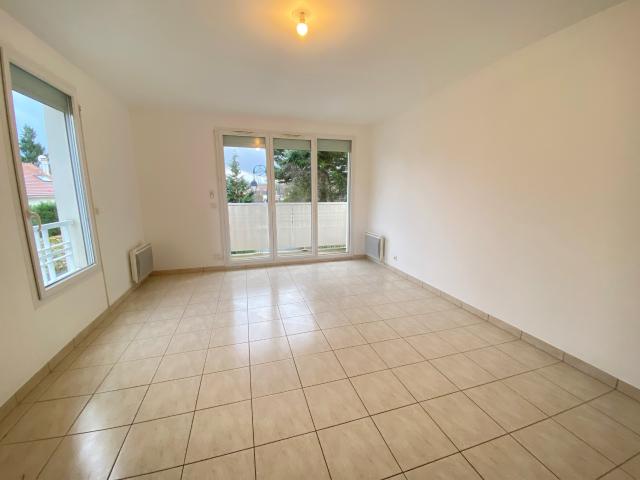 Appartement en location avec balcon 3 pièces à Pringy 77