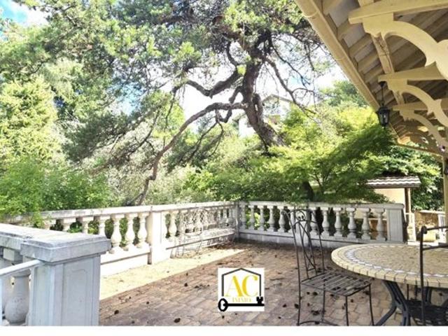 Appartement en maison individuelle 83 m², jardin 450 m²