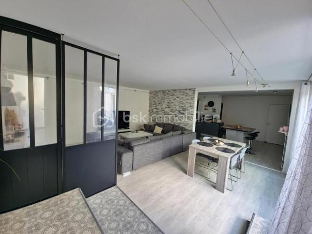 APPARTEMENT EN RC de 124m² UTILE AVEC TERRASSE DE 34m² VUE DEGAGEE 5P LUMINEUX ET EN PARFAIT ETAT