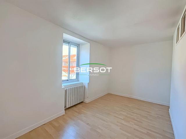 Appartement T3 en rez de chaussée à PONT DE ROIDE