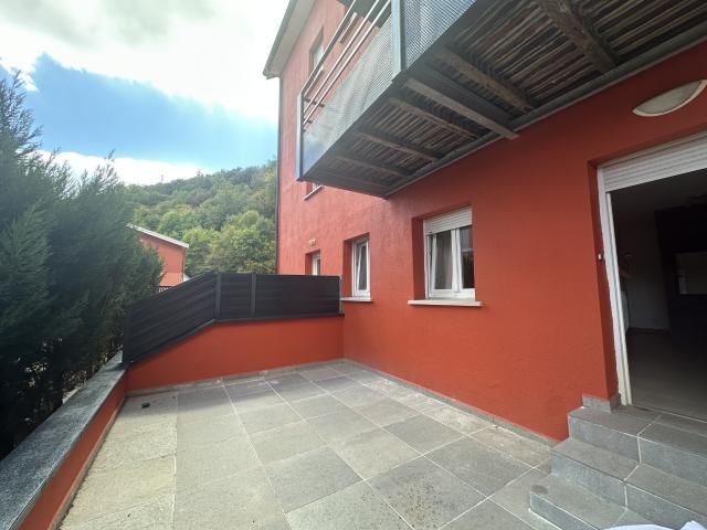 Appartement en rez de chaussée avec grande terrasse