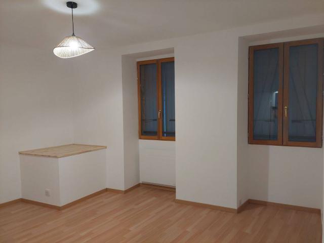 Appartement en rez de chaussée dans le village