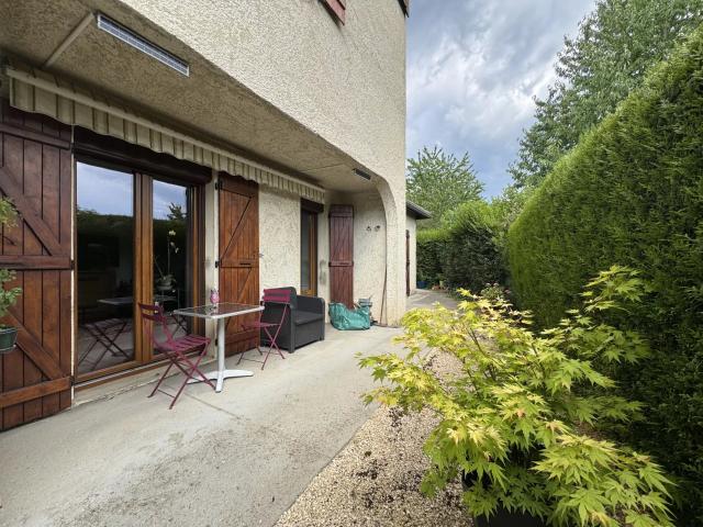 Appartement en rez de jardin avec garage et cave