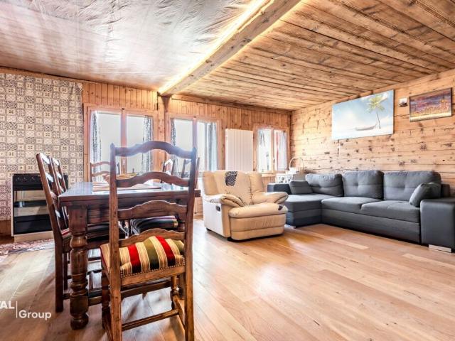 Appartement ensoleillé avec balcon et vue sur les Alpes