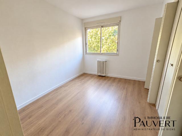 APPARTEMENT ENTIEREMENT MEUBLE T4/5 DE 92 M² AVEC BALCON et CAVE