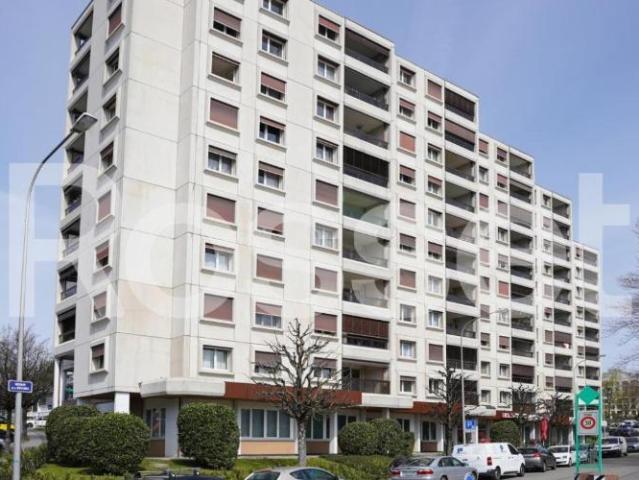 Appartement entièrement neuf de 4.5 pièces au 1er étage