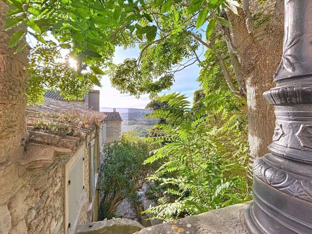 Appartement entièrement rénové au coeur du village de Gordes 55m² Gordes