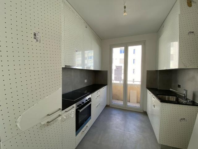 Appartement entièrement rénové de 2 pièces au 4ème étage