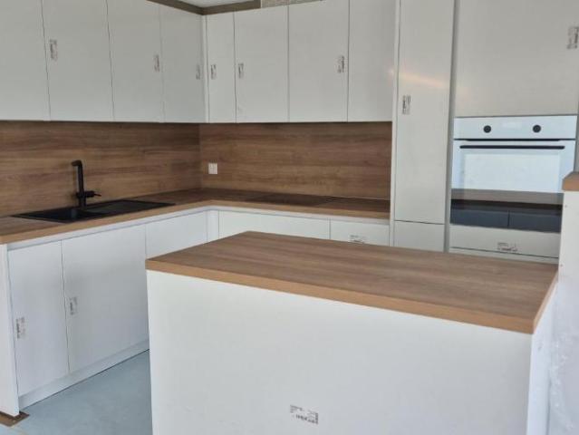 Appartement entièrement rénové de 4.5 pces