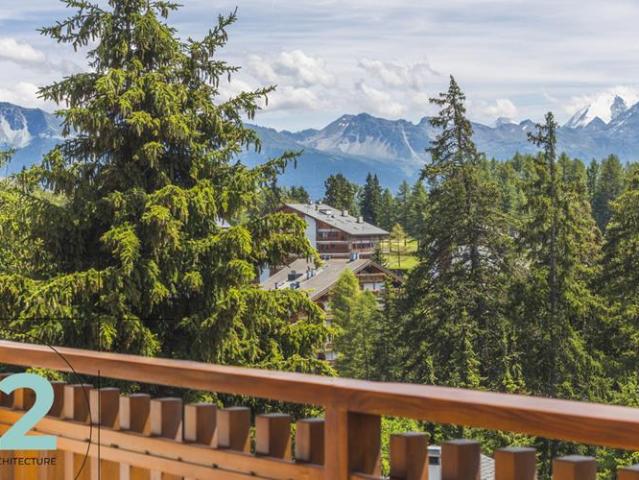 APPARTEMENT ENTIÈREMENT RÉNOVÉ EN LOCATION SEMAINE