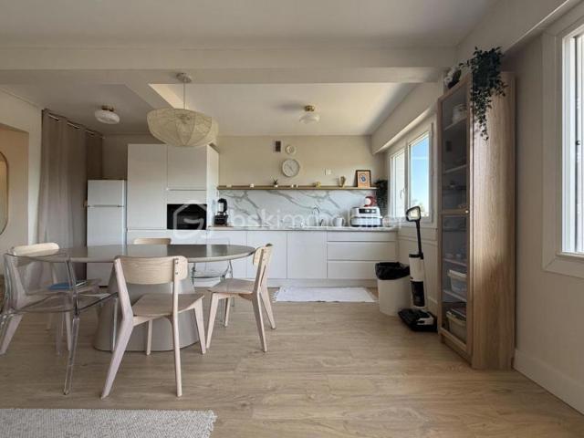 Appartement entièrement rénové – Prestations de qualité