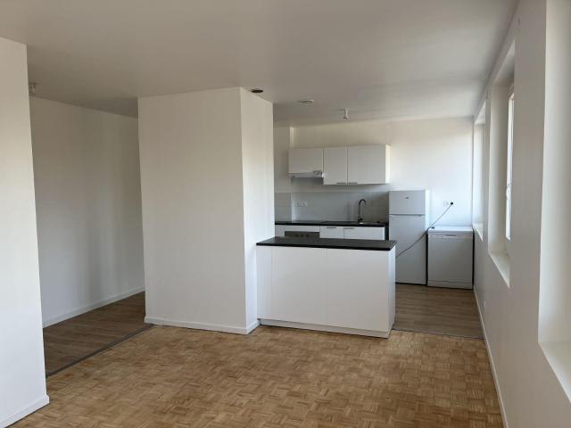 Appartement entièrement rénové très clair