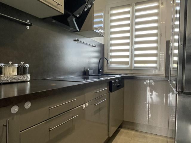 APPARTEMENT ENTIEREMENT REFAIT A NEUF MEUBLE AU 4E ET DERNIER ETAGE 2 CHAMBRES