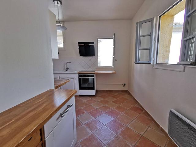 Appartement environ 100 m² intra muros rue des infirmières + s