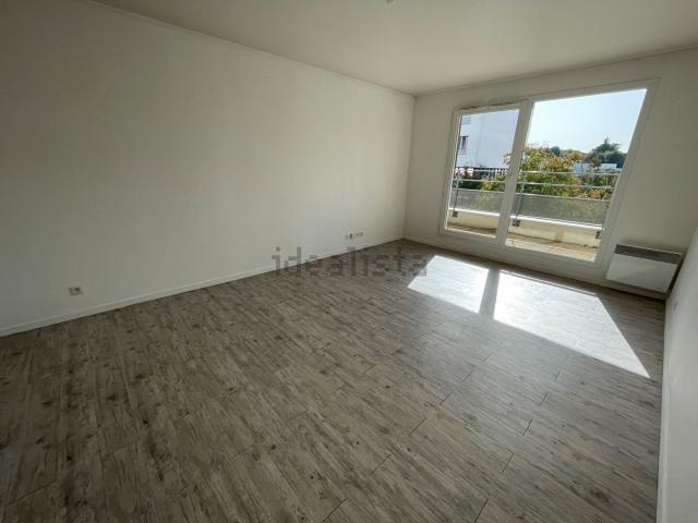 Appartement, Épernon