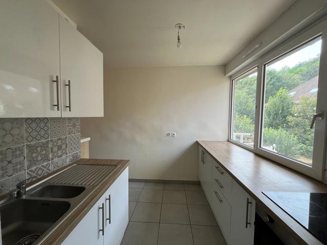 Appartement Epernon 4 pièce s 84.53 m2