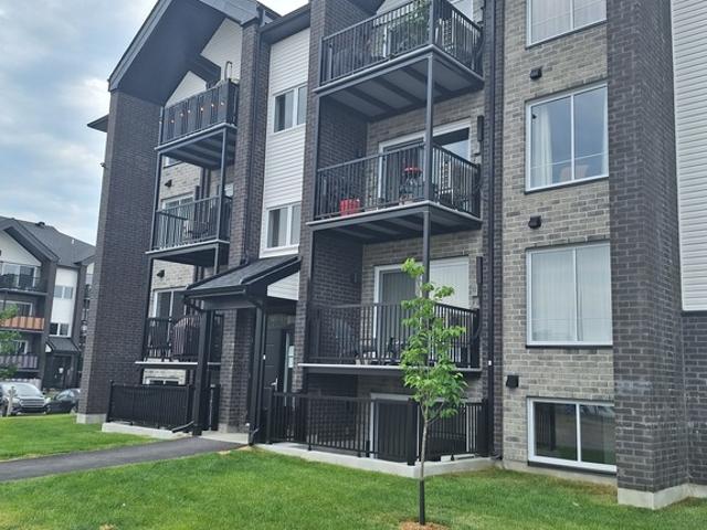 Appartement et Condo à Louer Court Terme 360 Rue Jean Paul Riopelle, Saint Jérôme 12 photos | Logis Québec