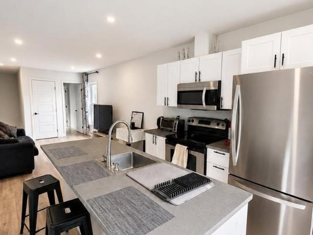 Appartement et Condo à Louer Court Terme 797 king george, Mont Bellevue Sherbrooke 5 photos | Logis Québec