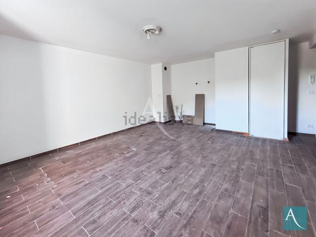 Appartement, Étréchy