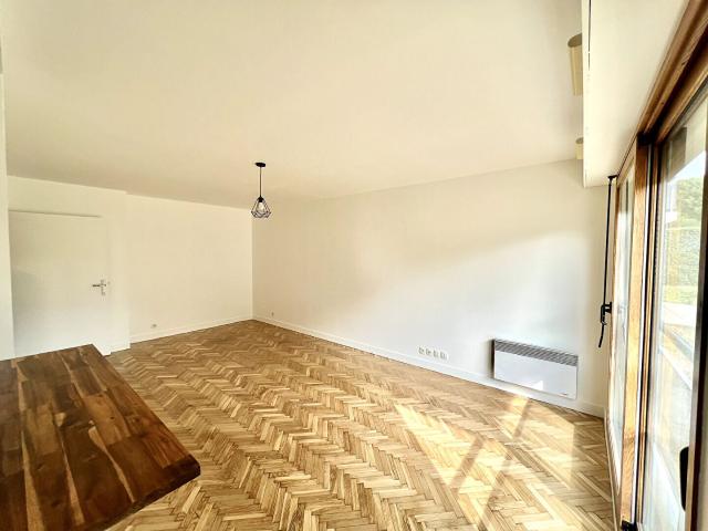 Appartement Evry Courcouronnes 1 pièce s 31.6 m2