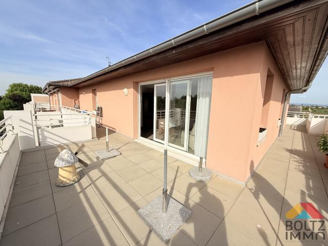 Appartement exceptionnel 4 pièces 84m2 en Attique