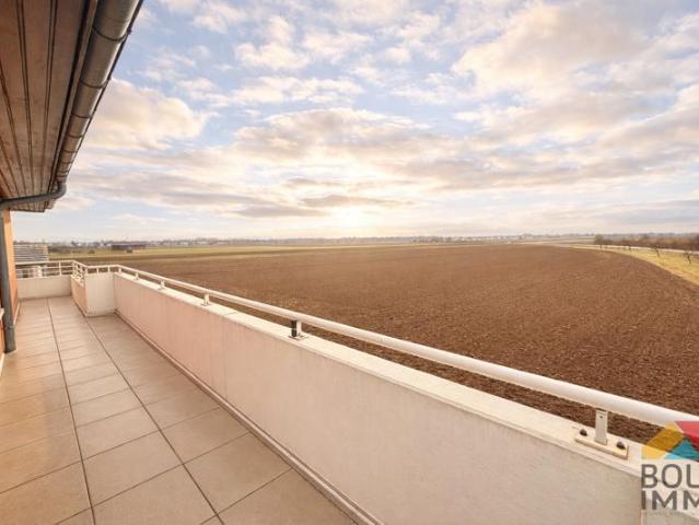 Appartement exceptionnel 4 pièces 84m2 en Attique