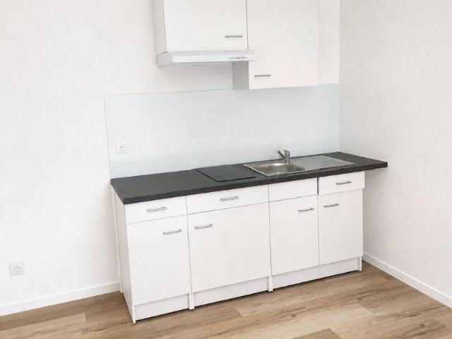 Appartement Eyguieres 1 pièce s 31 m2