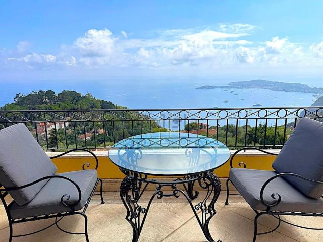 Appartement, Èze