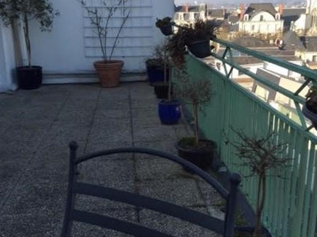 Appartement F3 69 m2 au 6ème étage avec terrasse