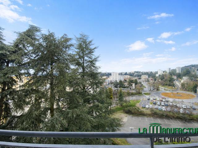 APPARTEMENT F3 TRAVERSANT AVEC BALCON PARKING COLLECTIF SAINT ETIENNE SUD