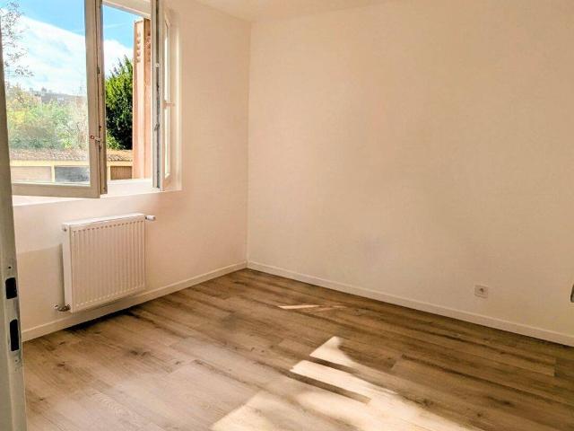 APPARTEMENT F3 AVEC BOX ET CAVE