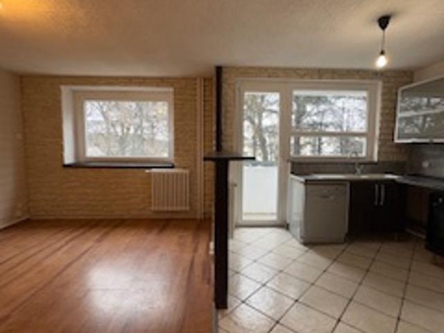 APPARTEMENT F3 BALCON CAVE ET PARKING COLLECTIF/ HAUTS D