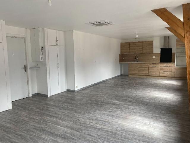 Appartement F3 de charme climatisé en hyper centre de Montluçon