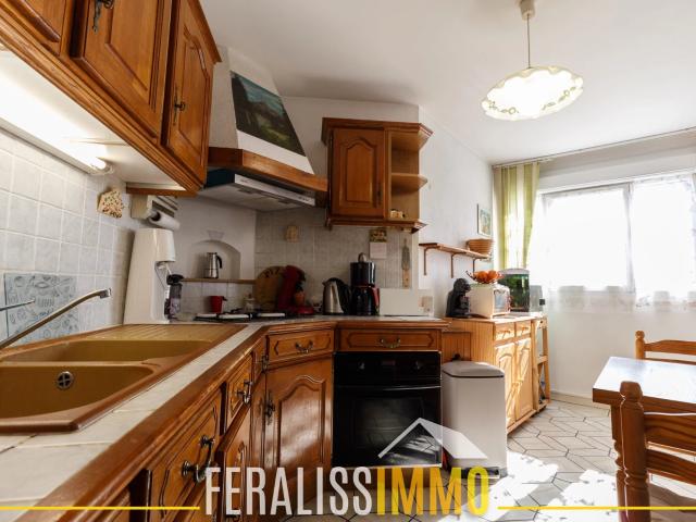 Appartement F3 lumineux avec balcons et parking !