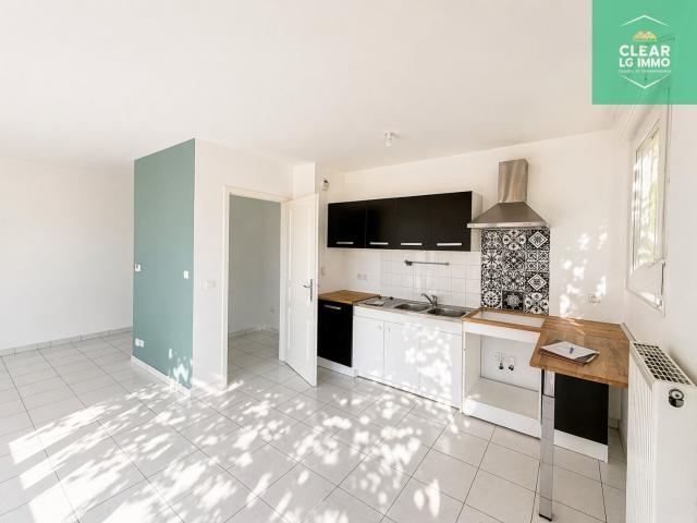 Appartement F3 récent avec terrasse à Saint Privat la Montagne