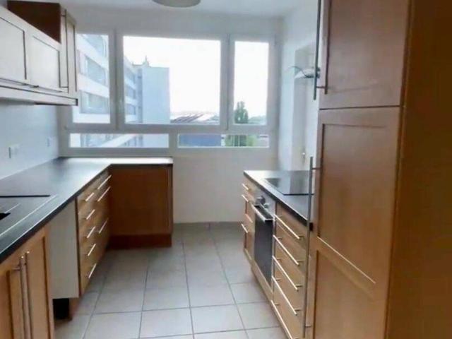 Appartement F3/F4, 74m2 avec balcon