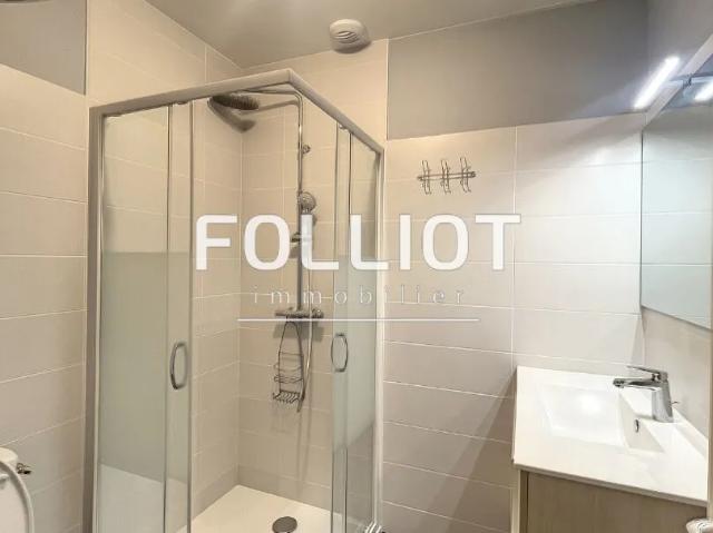 Appartement F1 16 m� en location MEUBLE � COUTANCES