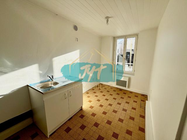 APPARTEMENT F1 À SARCELLES