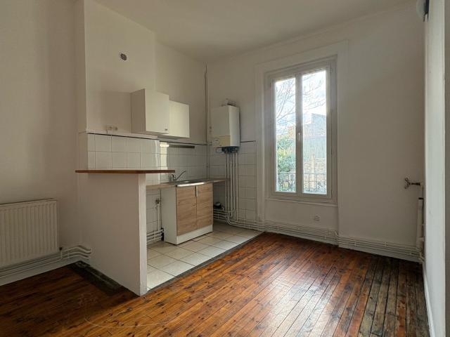 APPARTEMENT F1 DE 37.10 M2 TRAVERSANT/ LE SOLEIL